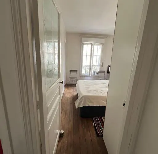 Appartement Montmartre Joli 2 Pièces Au Pied Du Sacré Coeur *